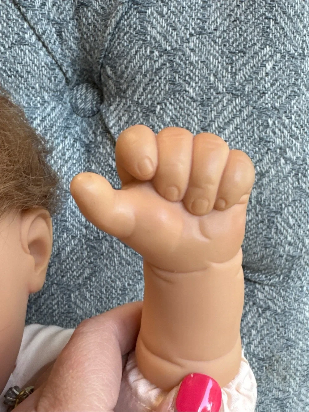 Lee Middleton Baby Doll 1995 Thumb Sucker 071294 Brown Hair and Blue Eyes